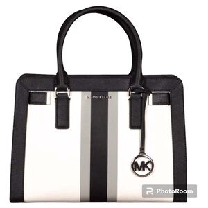 NWT Michael Kors Dillon Bag w dust bag